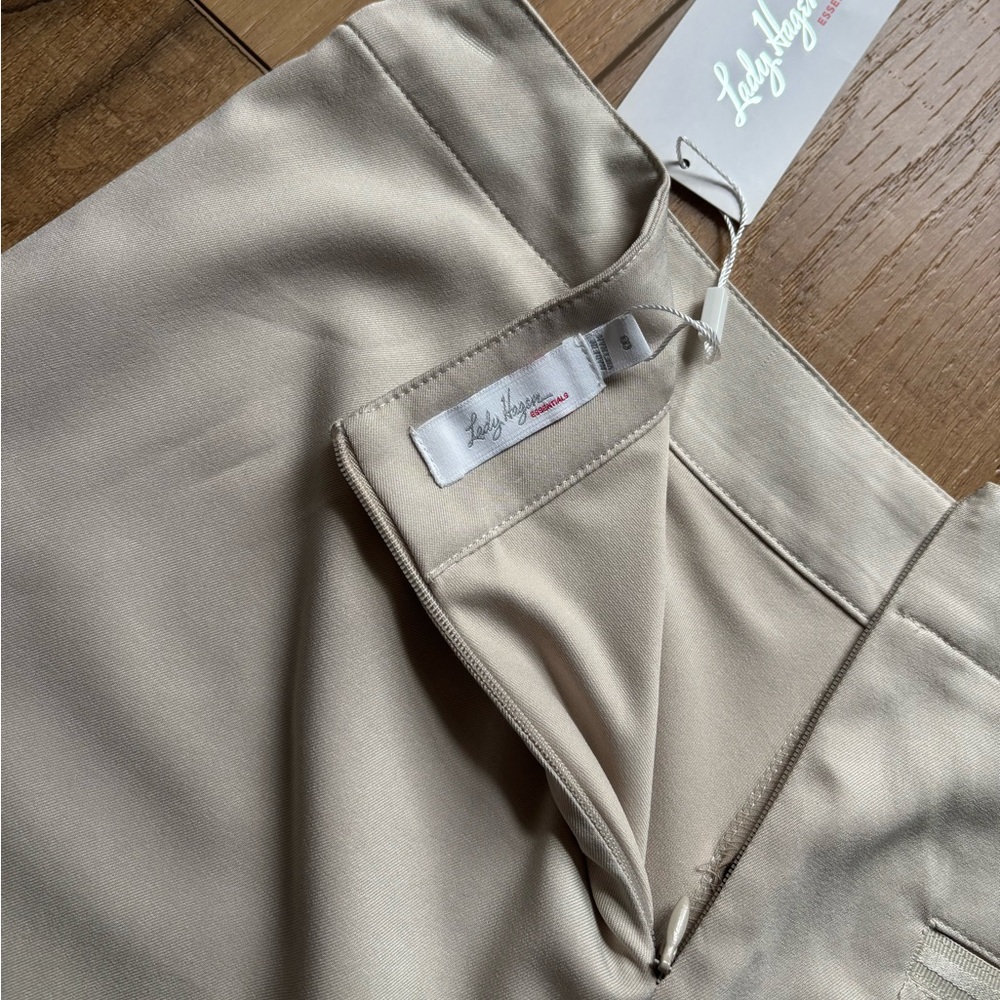 Lady Hagen Essentials Golf Skort, Size 8
NWT - Picture 6 of 7